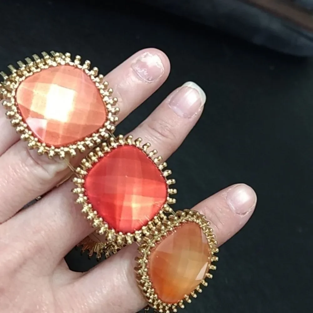 *Sale* Orangy-peach stretch bracelet 7.25